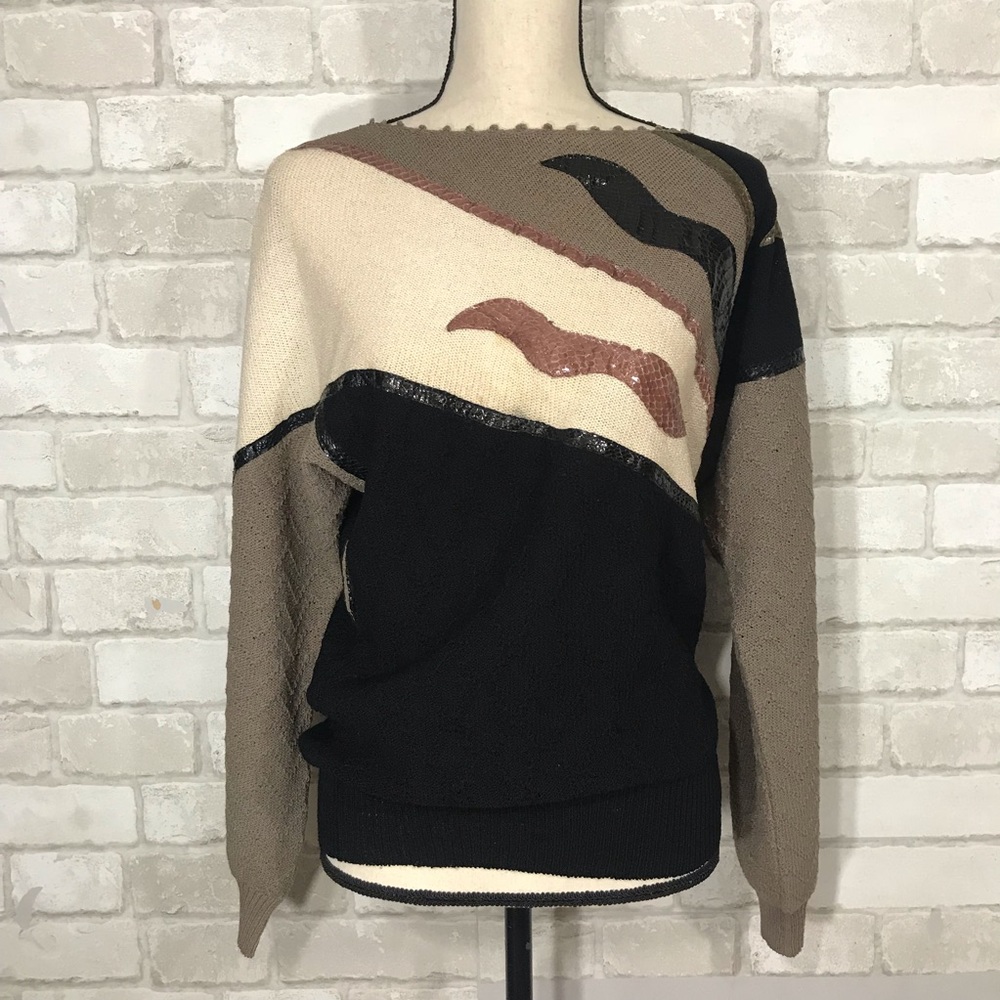 90s style Drop sleeve snake skin patterned designs